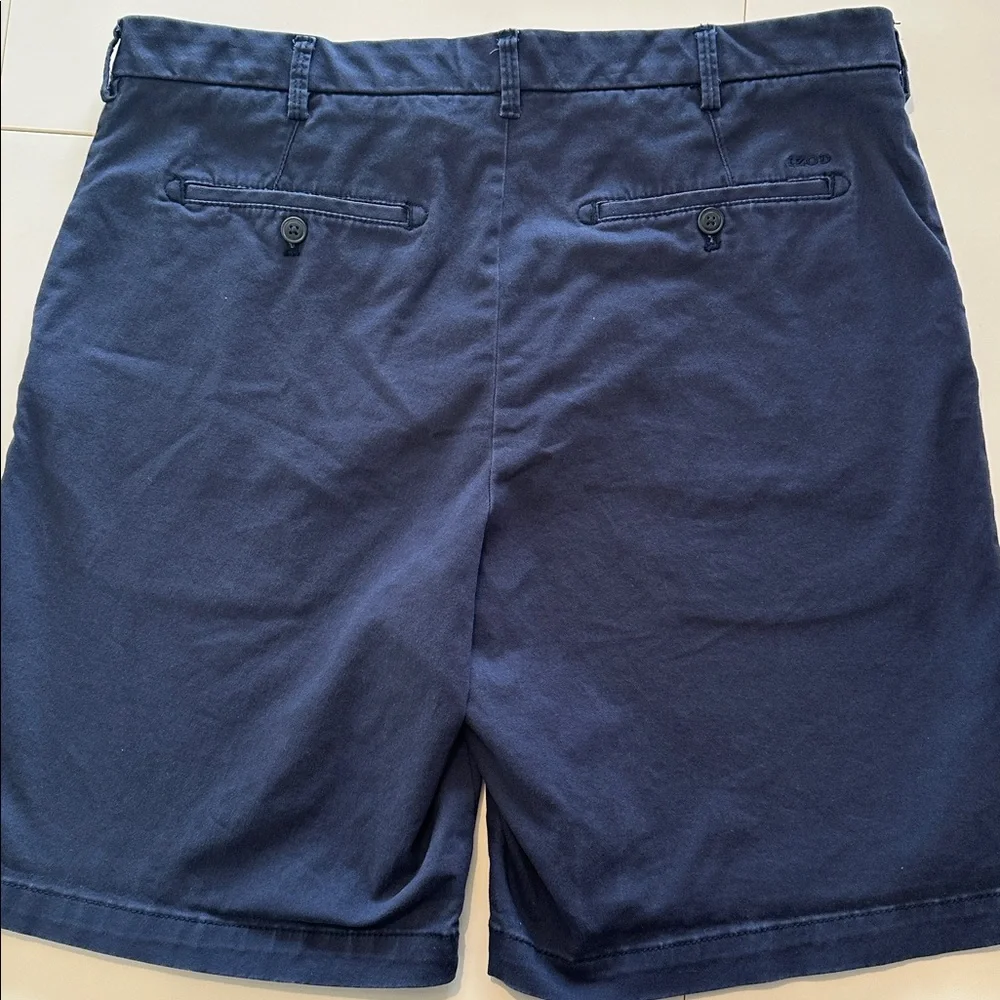 IZOD Saltwater Flat Front 9" Cotton Stretch Navy Blue Golf Shorts 36 waist - Picture 3 of 8